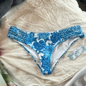 Frankie’s Bikinis - Brand New with Tags - Valentina Bottom in Blue Dahlia